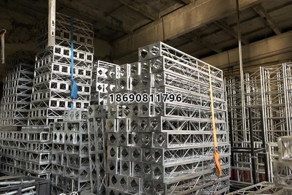 铝合金桁架出售 /米 80元     铁桁架/米 40元 